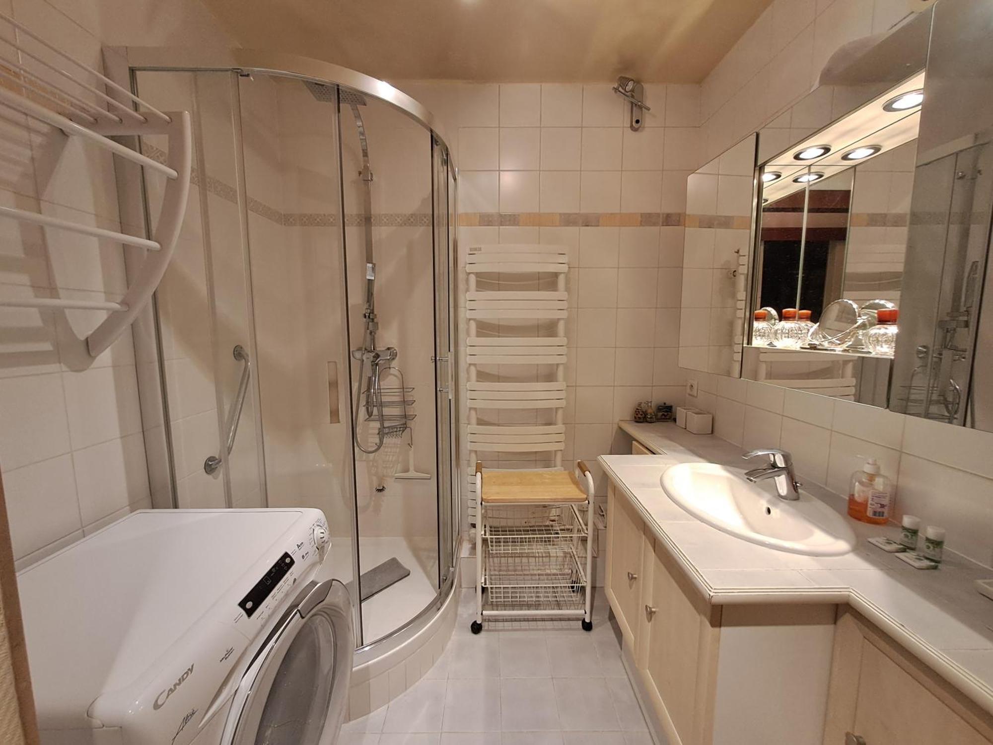 Salle - Ci - Avec Jardin - 6eme Appartement